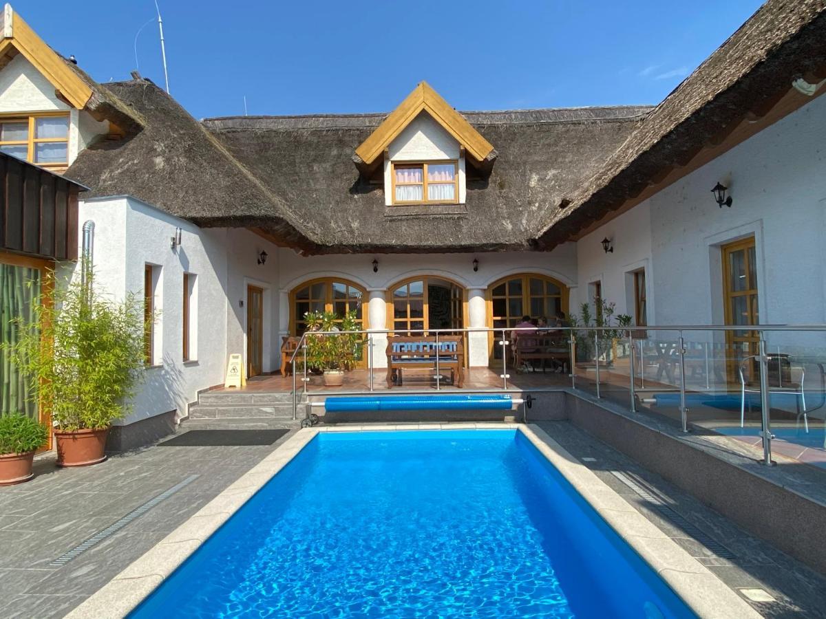 Rigotanya Relax & Wellness Panzio Buekfuerdo 3*
