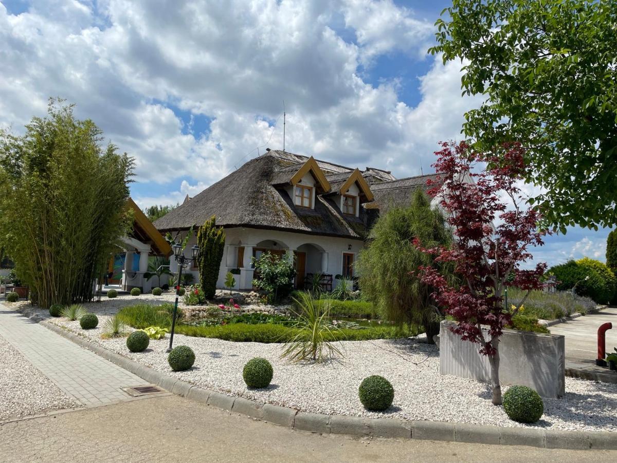 Rigotanya Relax & Wellness Panzio Buekfuerdo בית הארחה 3*